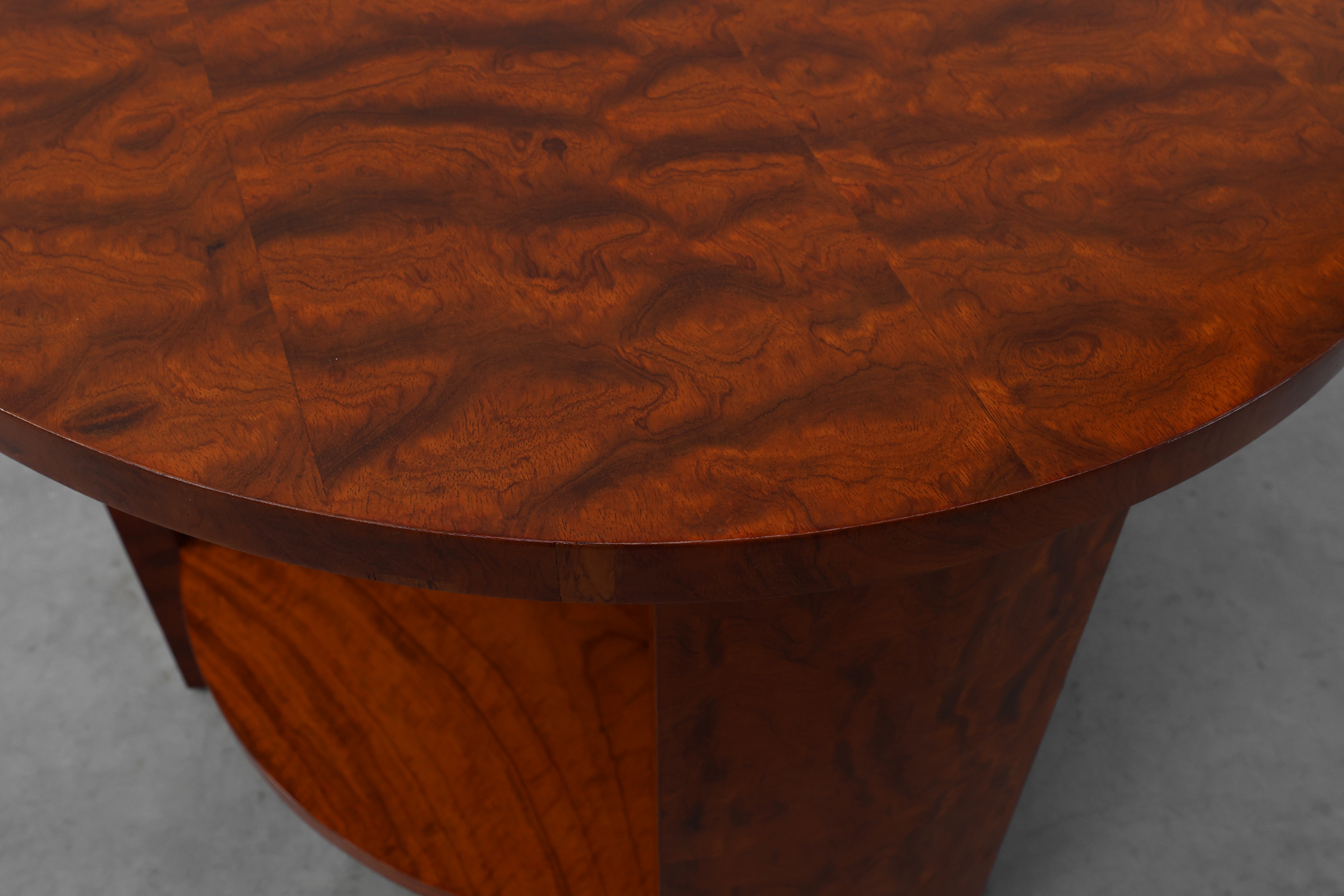 Round Art Deco coffee table in burl veneer, France ca. 1920thumbnail